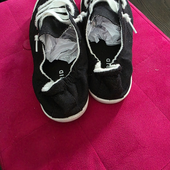 Torrid Riley Ruched Sneakers 7.5WW - Picture 4 of 7